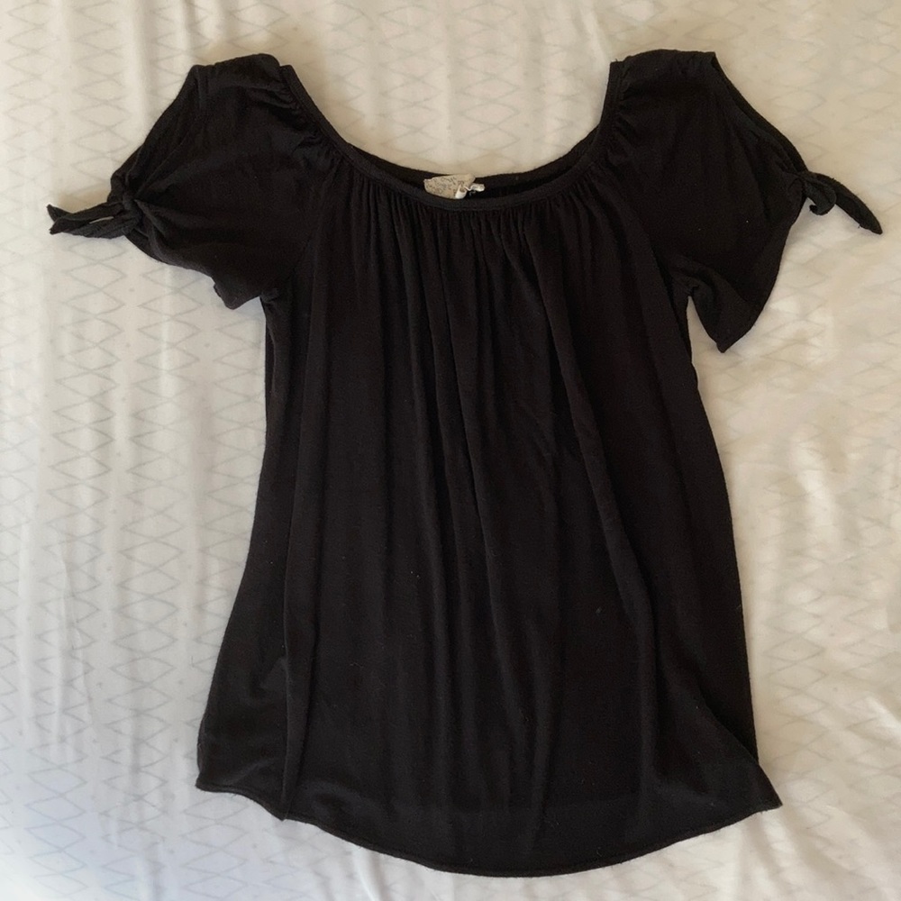 Off-the-shoulder Blouse